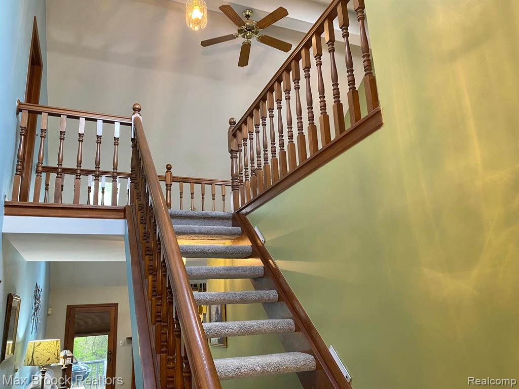 16226 PINE RIDGE Drive, Fraser, MI 48026 — Photo 7