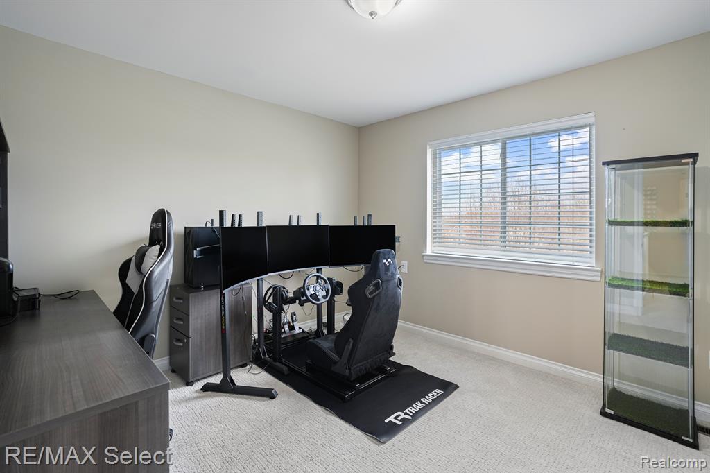9212 HIDDEN OAKS Drive, Grand Blanc, MI 48439 — Photo 24