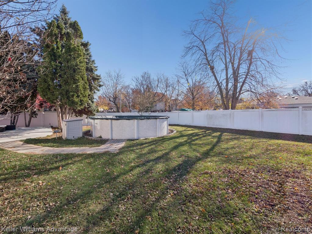 19071 Coachwood Road, Riverview, MI 48193 — Photo 38