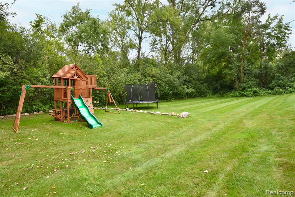 3029 S Westview Court, Bloomfield, MI 48304 — Photo 43
