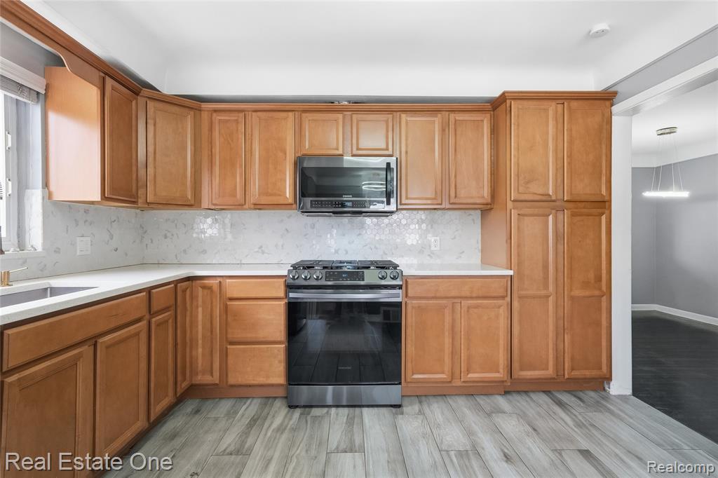 8528 Norborne Avenue, Dearborn Heights, MI 48127 — Photo 20