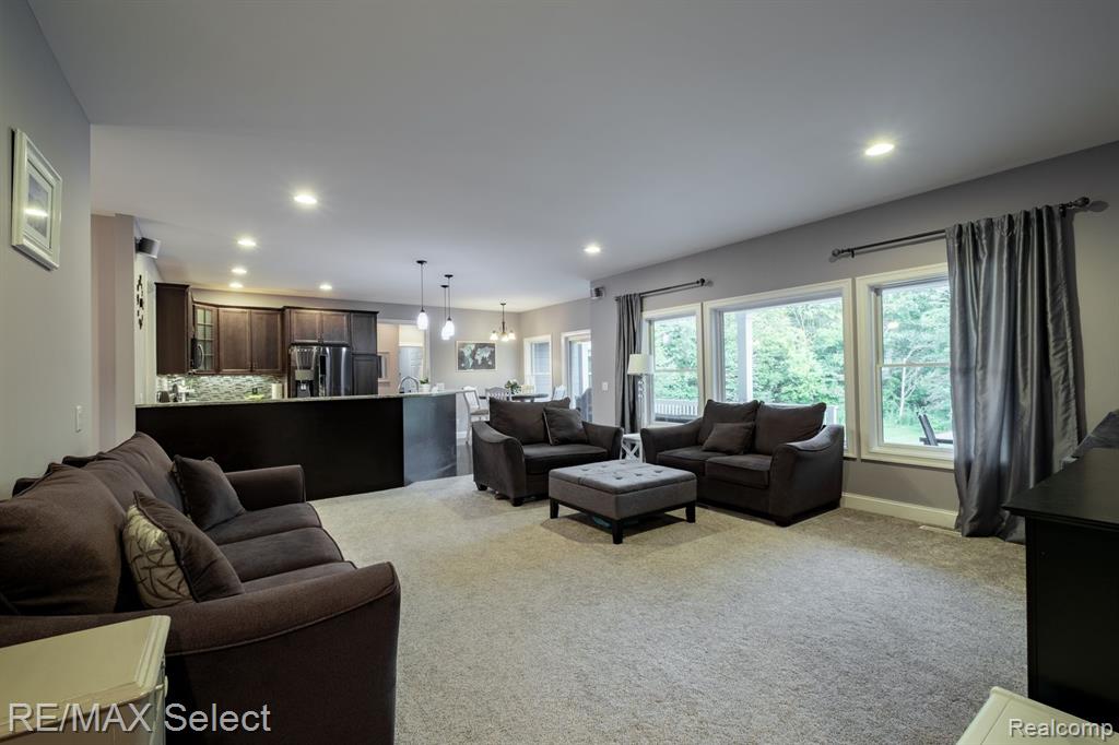 9388 MCMULLEN Circle, Fenton, MI 48430 — Photo 8
