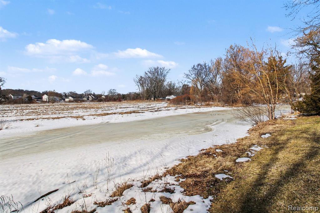 786 Red Oaks Drive, Howell, MI 48843 — Photo 24