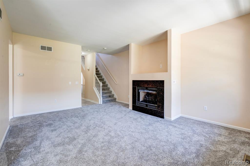 41211 N MAPLEWOOD Drive, Canton, MI 48187 — Photo 8
