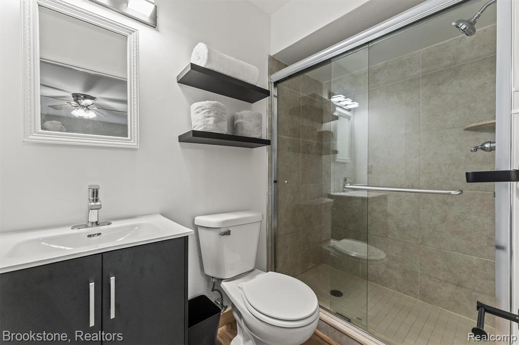 670 E Fox Hills Drive, Bloomfield Hills, MI 48304 — Photo 15