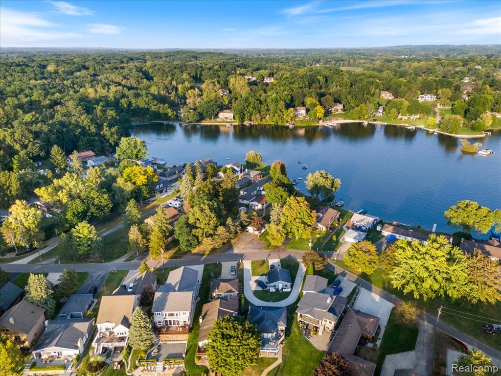 8437 WOODLAND SHORE Drive, Brighton, MI 48114 — Photo 50