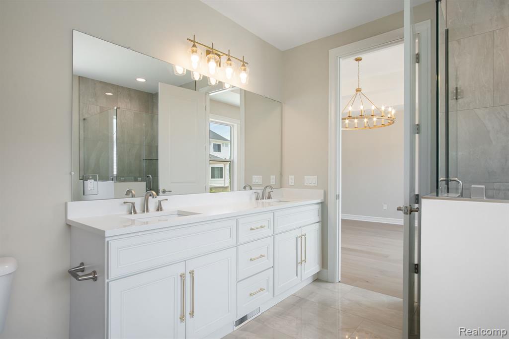 54630 Brenda Drive, Macomb, MI 48042 — Photo 32