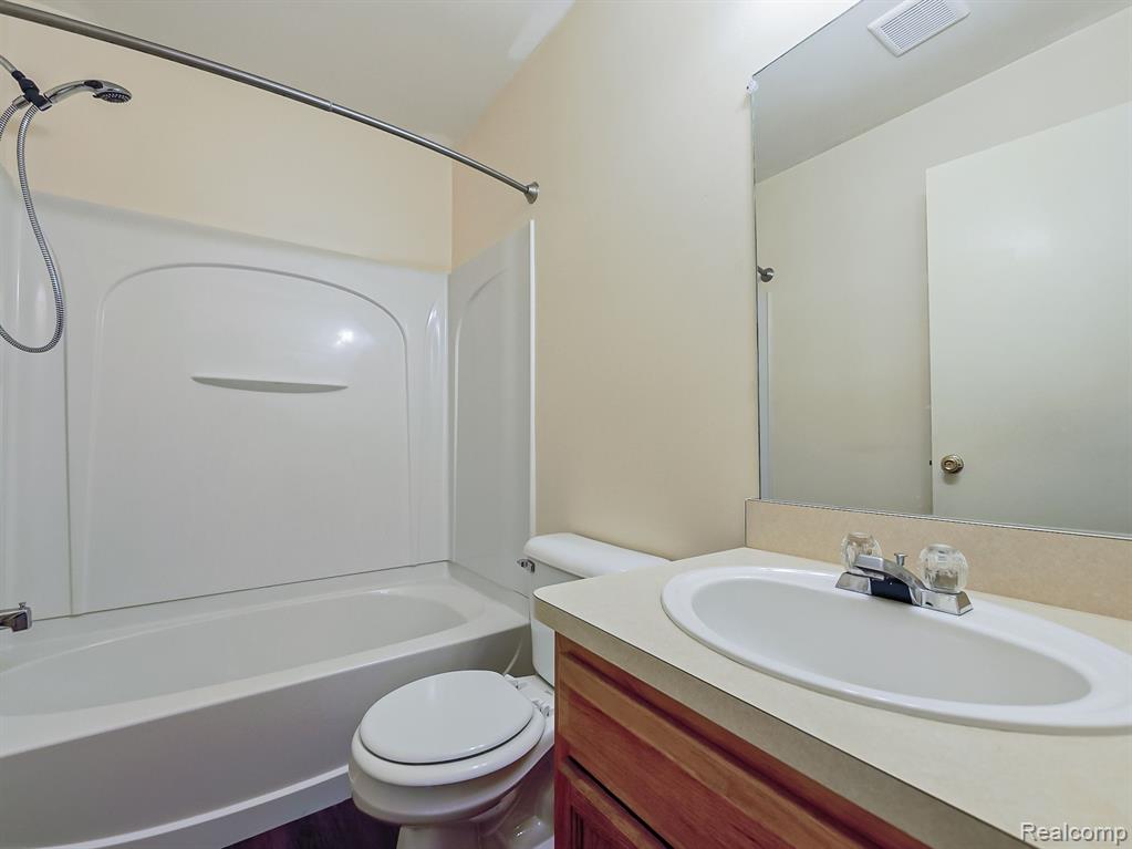 642 LYDIA Lane, Pontiac, MI 48341 — Photo 11