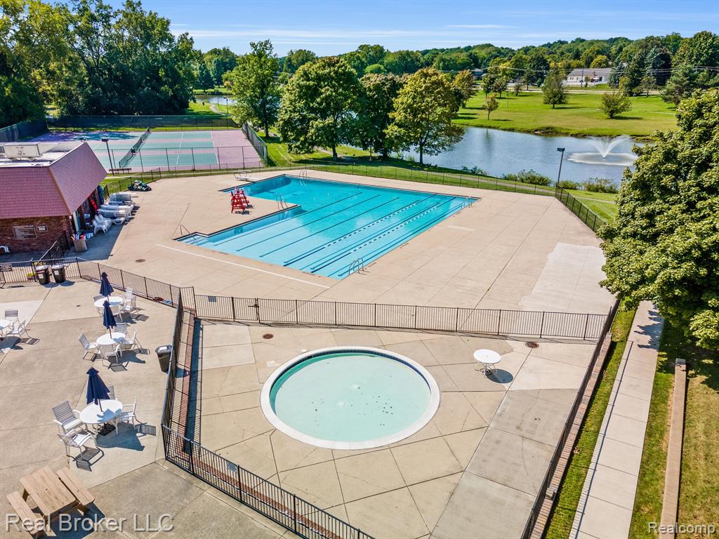 1448 BRENTWOOD Drive, Troy, MI 48098 — Photo 32