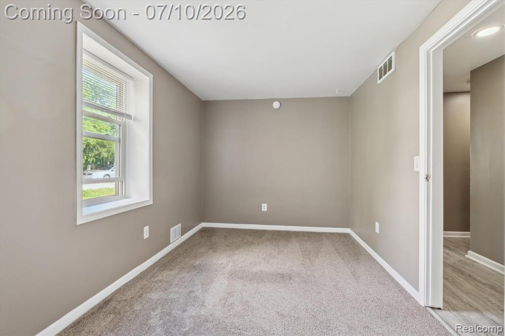 500 TROMBLEY Drive, Troy, MI 48083 — Photo 21