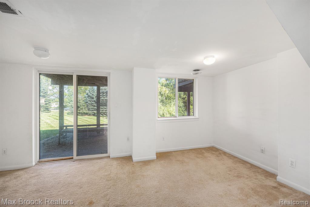 4899 Green Court, Shelby Twp, MI 48317 — Photo 14