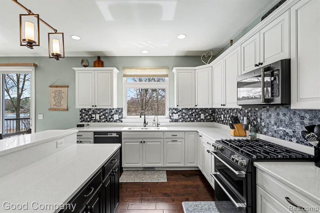 900 Watersmeet Drive, Oxford, MI 48371 — Photo 18