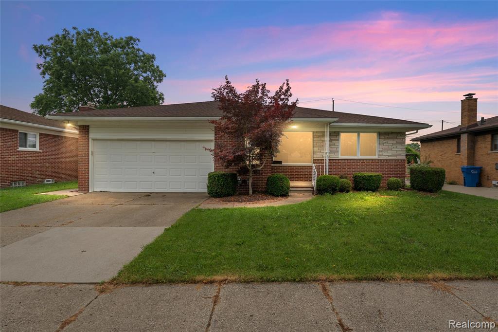 28665 Campbell Drive, Warren, MI 48093