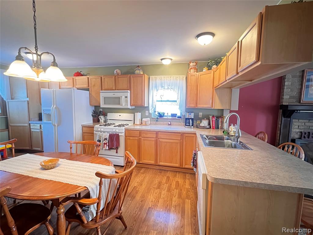 8252 Woodland Shore Drive, Brighton, MI 48114 — Photo 6