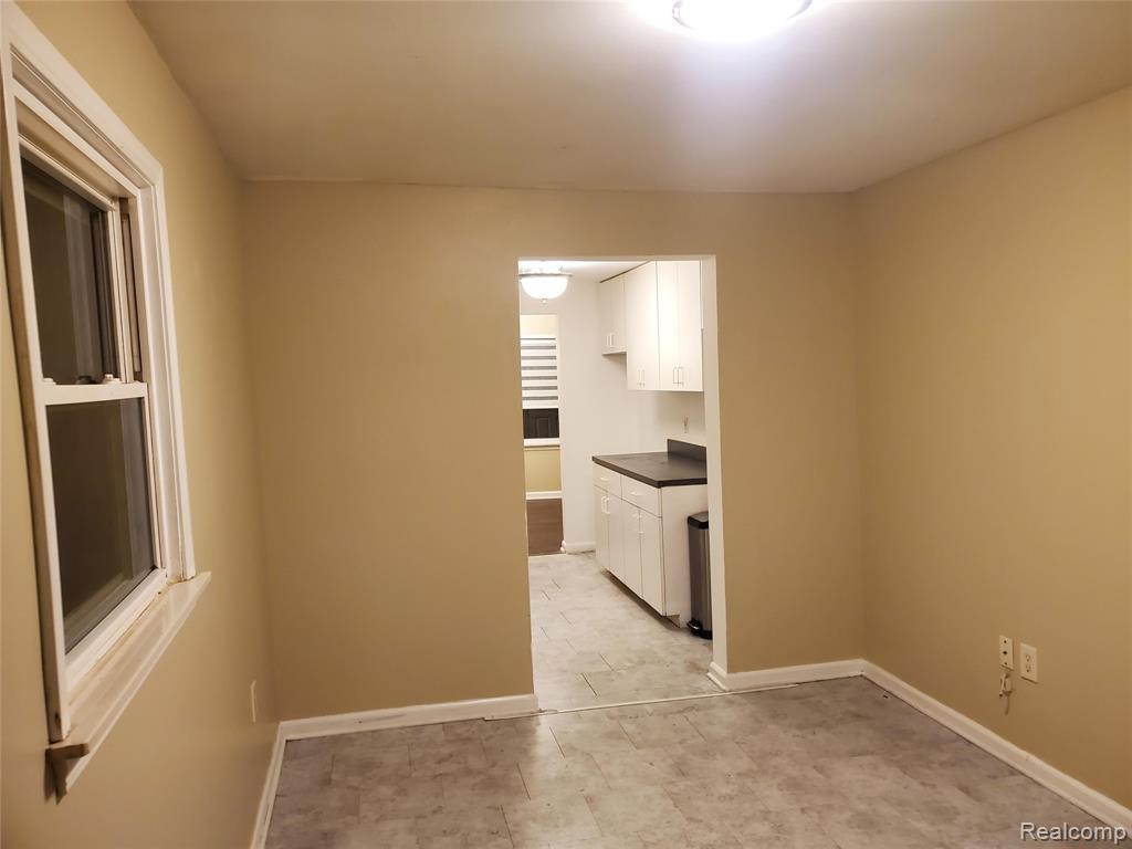 1110 Myrtle Avenue, Waterford, MI 48328 — Photo 14