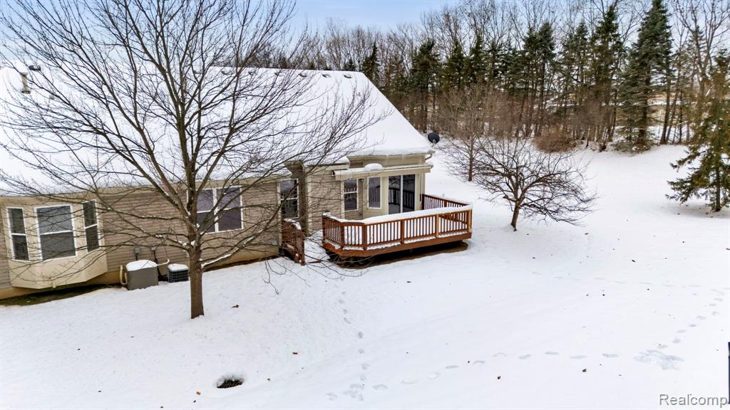 671 Woodhaven Drive, Commerce Twp, MI 48390 — Photo 50