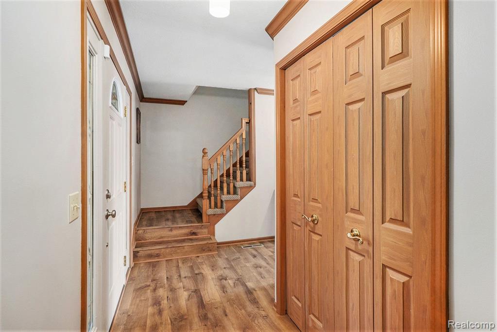 6084 Chatham Court, Grand Blanc, MI 48439 — Photo 6
