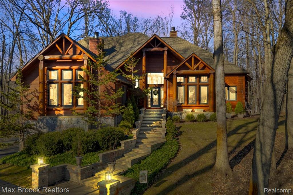 5970 Lynne Hollow Drive, Commerce Twp, MI 48382 — front exterior