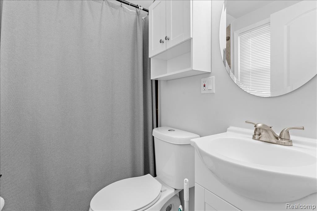 612 W Brockton Avenue, Madison Heights, MI 48071 — Photo 13