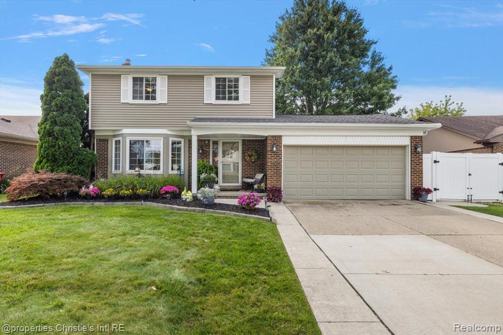 41293 IRONWOOD Drive, Clinton Twp, MI 48038 — Photo 2