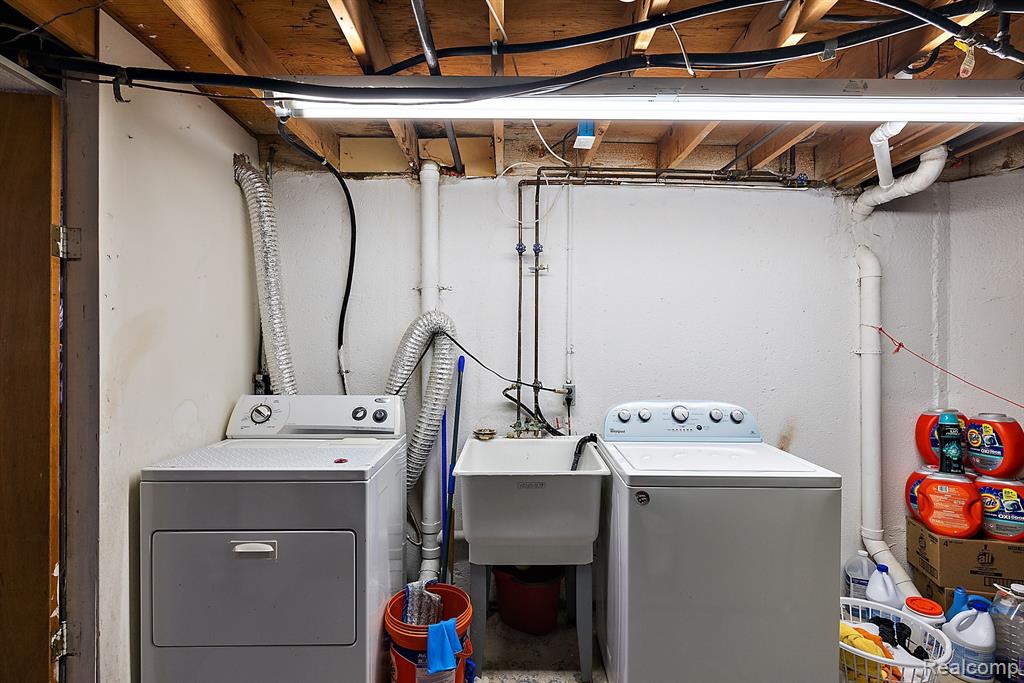 41951 UTICA Road, Sterling Heights, MI 48313 — Photo 35