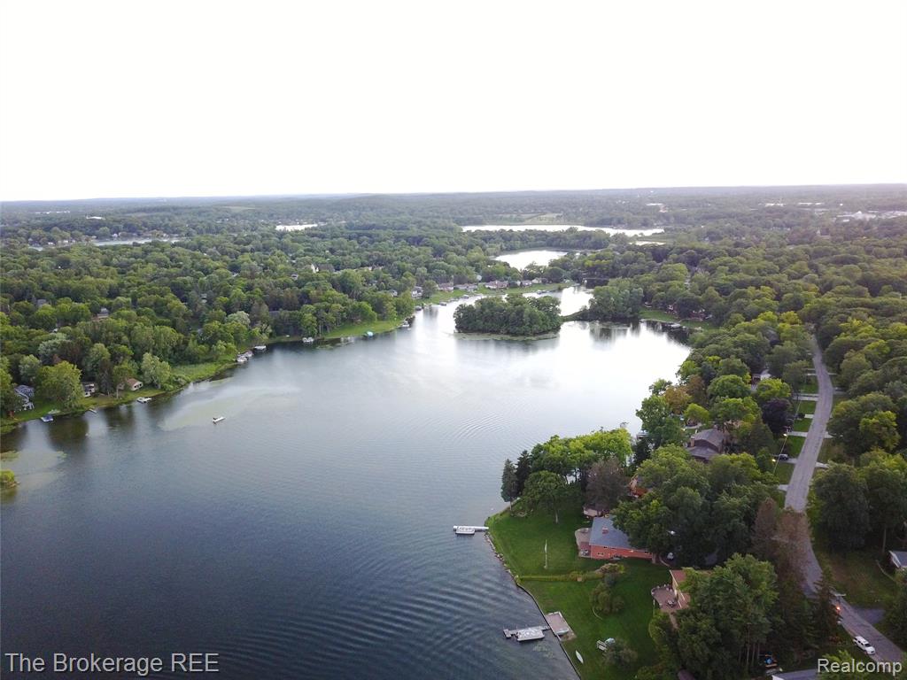 6311 Wellesley Terrace, Clarkston, MI — Photo 16