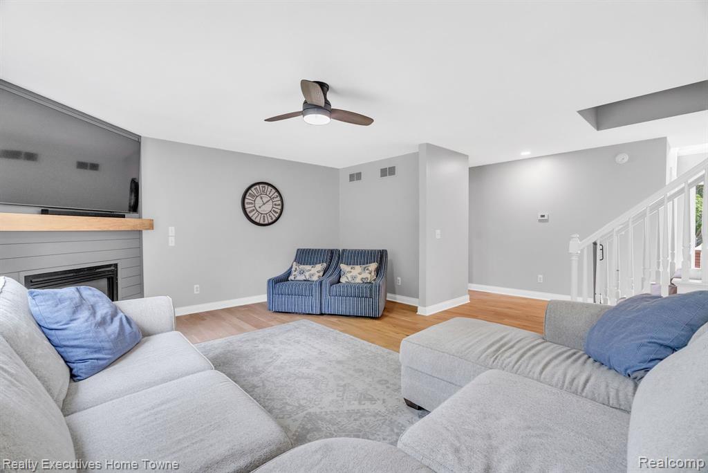 5453 BAYWOOD Drive, Fort Gratiot, MI 48059 — Photo 17
