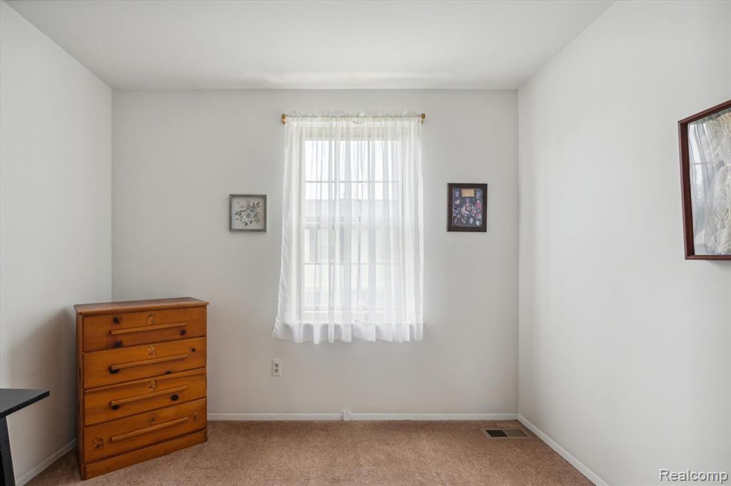 7614 WOODVIEW Drive, 22, Waterford, MI 48327 — Photo 15