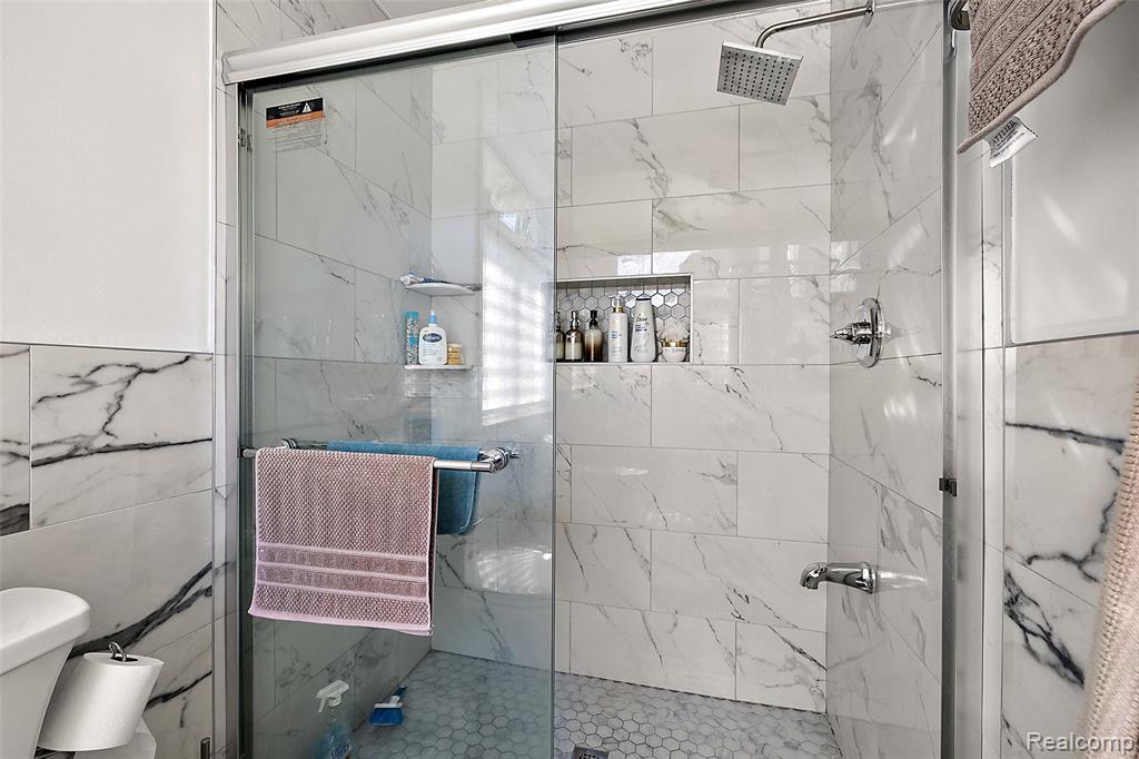 43187 Vintners Place Drive, Sterling Heights, MI 48314 — Photo 24