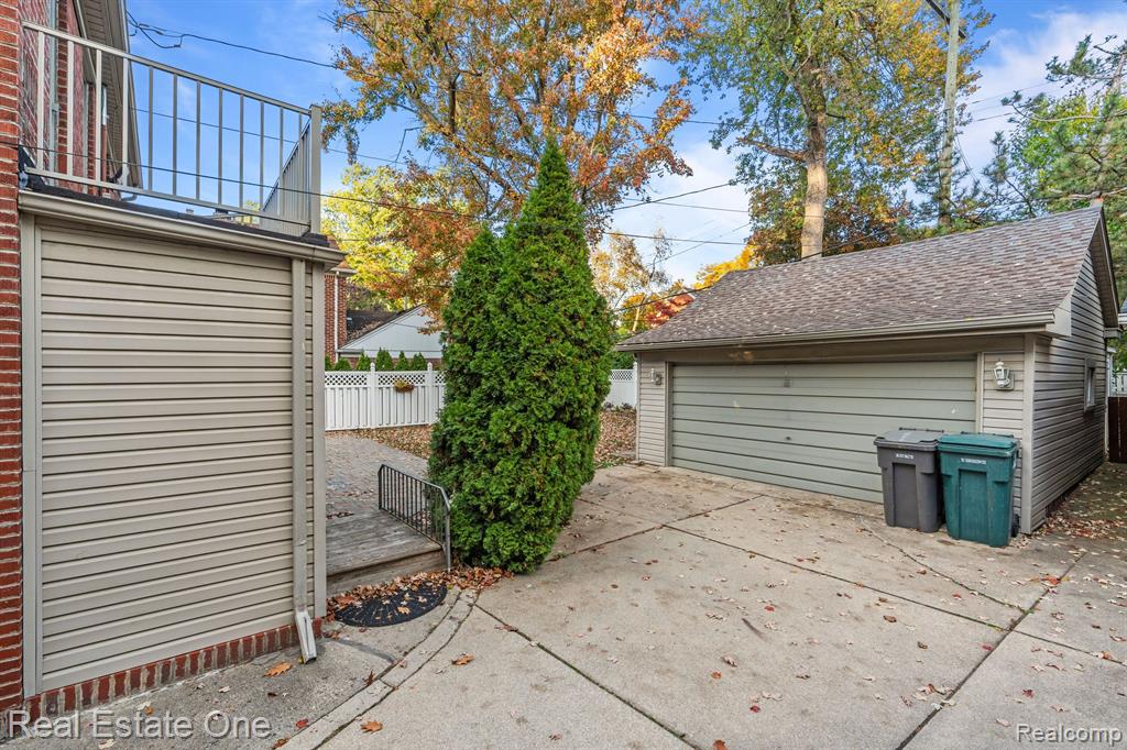 819 S HIGHLAND Street, Dearborn, MI 48124 — Photo 41