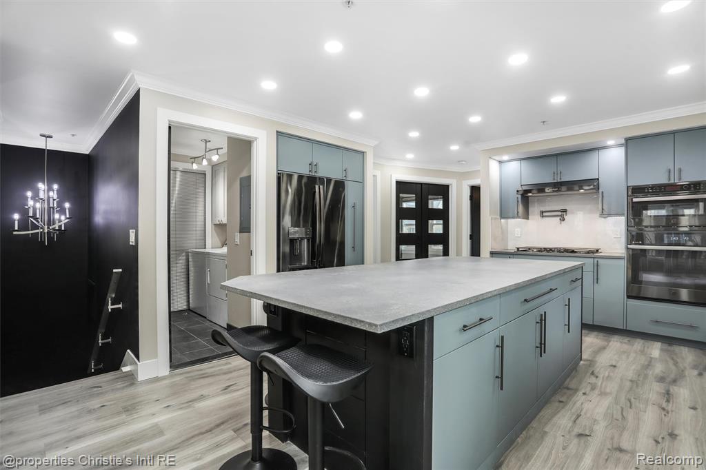 2542 WOODWARD Avenue, Detroit, MI 48201 — Photo 13