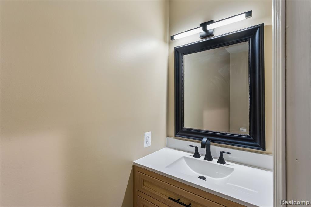 5327 Olde Saybrooke Road, Grand Blanc, MI 48439 — Photo 12