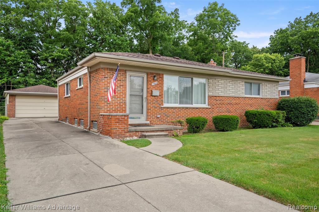 7562 Terri Drive, Westland, MI — Photo 2