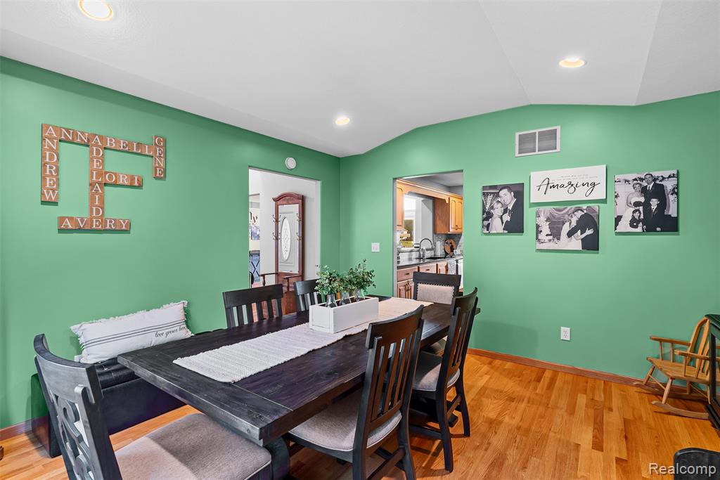8460 Maurice Lane, Flushing, MI 48433 — Photo 13