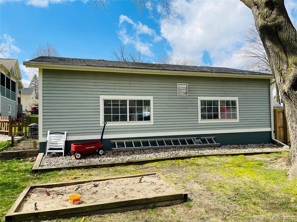 909 Williams Street, Fenton, MI 48430 — Photo 47