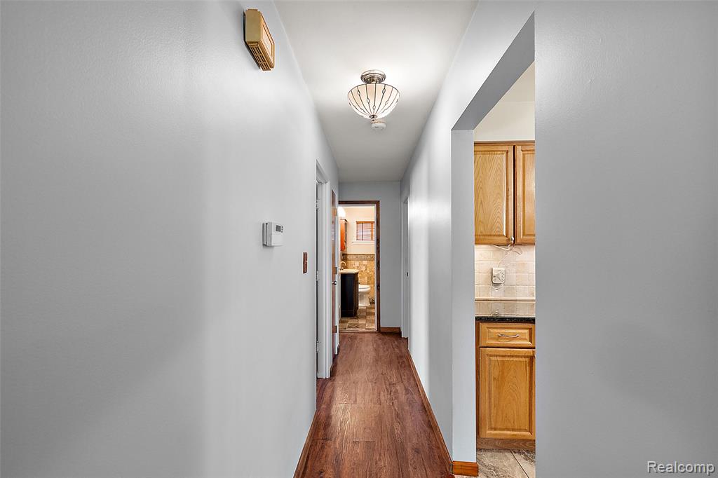 637 S Edgeworth Avenue, Royal Oak, MI 48067 — Photo 20