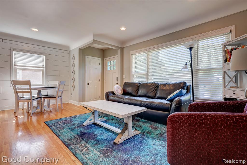 703 E BLOOMFIELD Avenue, Royal Oak, MI 48073 — Photo 9