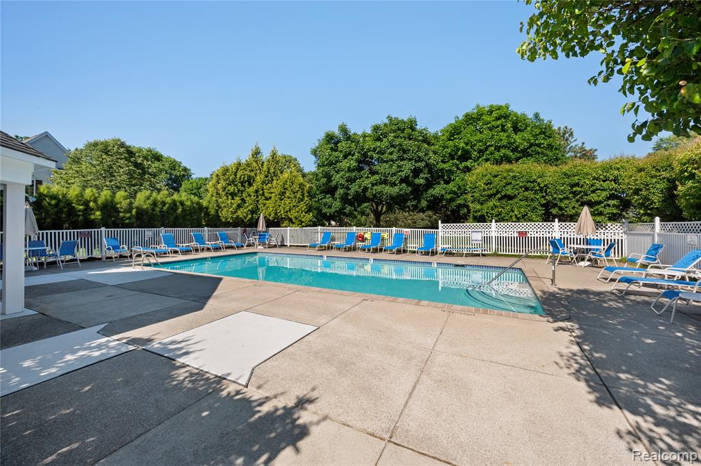 730 Amberly Drive, C, Waterford, MI 48328 — Photo 23