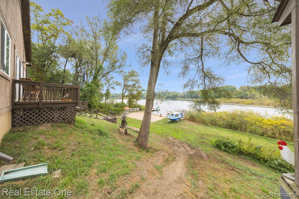 200 E CANYON Drive, Milford, MI 48380 — Photo 45