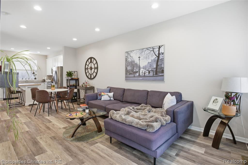 401 Jeff Keeton Drive, 40, Hazel Park, MI 48030 — Photo 6