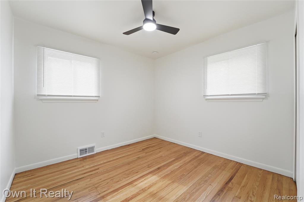 641 E Brockton Avenue, Madison Heights, MI 48071 — Photo 10