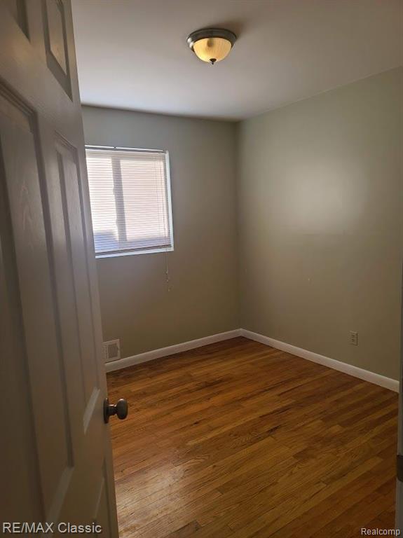 937 E ANNABELLE Avenue, Hazel Park, MI 48030 — Photo 21