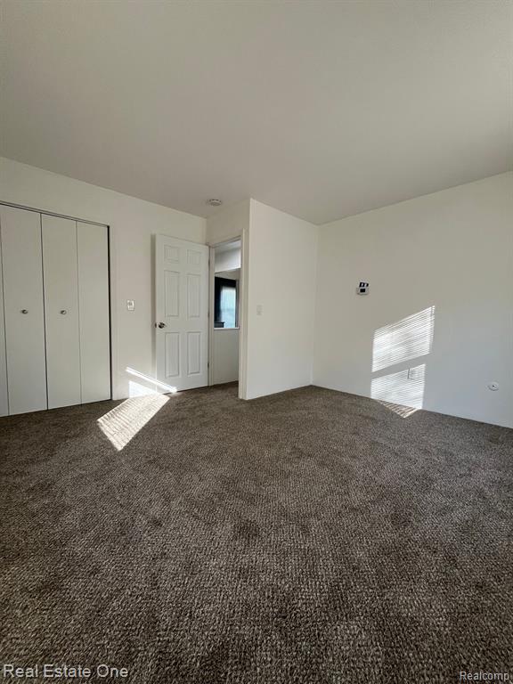660 SAINT JOHNS Street, Wyandotte, MI 48192 — Photo 27