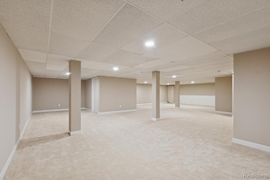 634 Lockport Road, Rochester Hills, MI 48307 — Photo 34