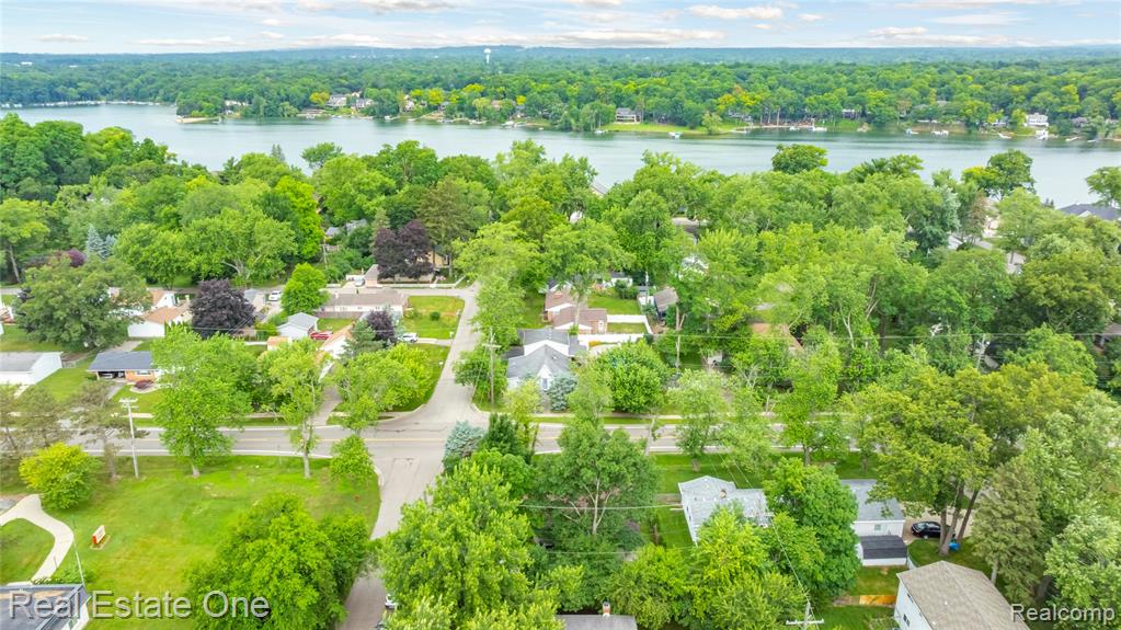 7241 Richardson Road, West Bloomfield, MI 48323 — Photo 39