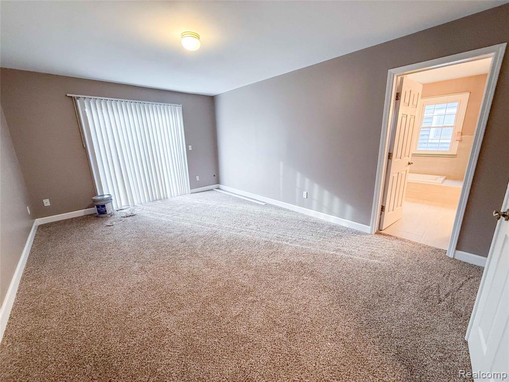942 Linden Way, Auburn Hills, MI 48326 — Photo 9