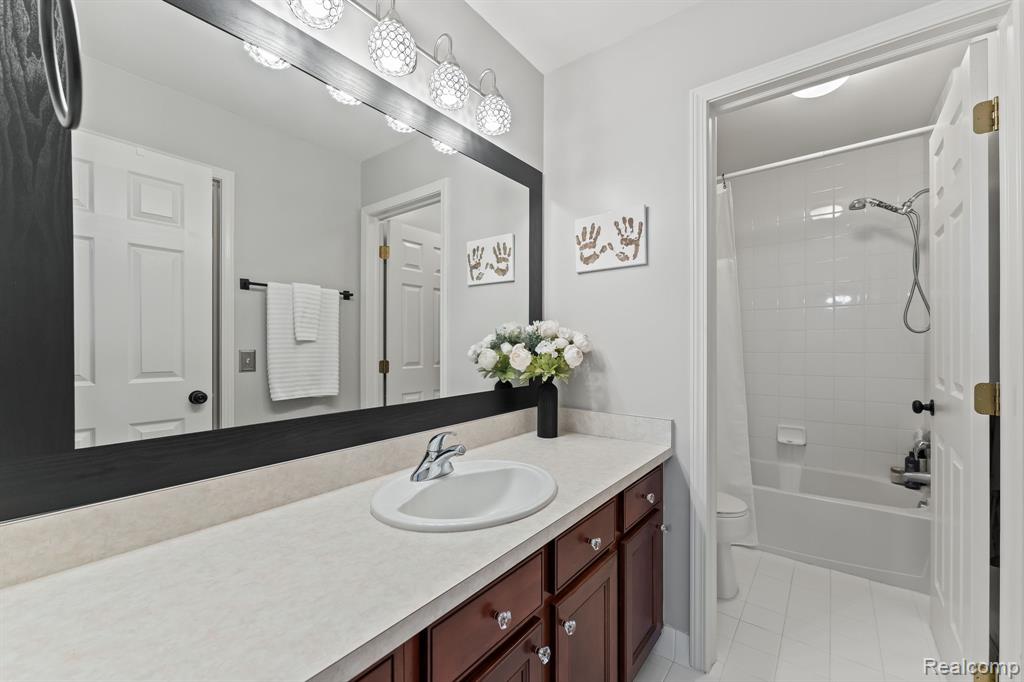 6060 Balmoral Way, Commerce Twp, MI 48382 — Photo 31