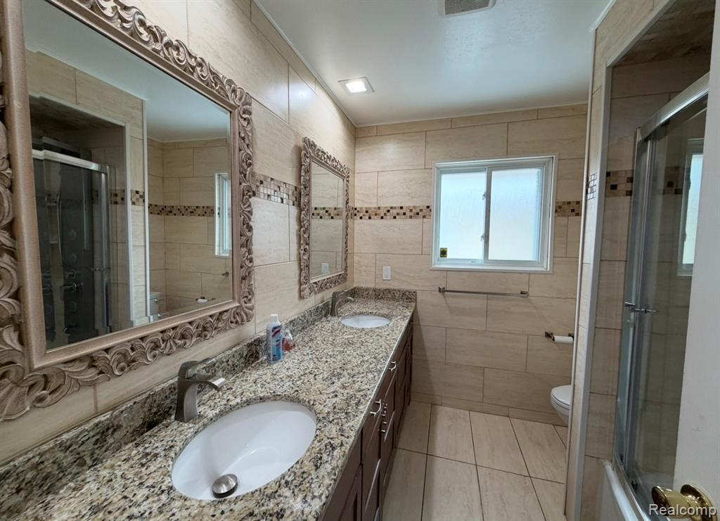 39725 Crystal Drive, Sterling Heights, MI 48310 — Photo 8