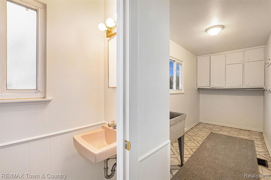 537 SPRING Lane, Flushing, MI 48433 — Photo 10