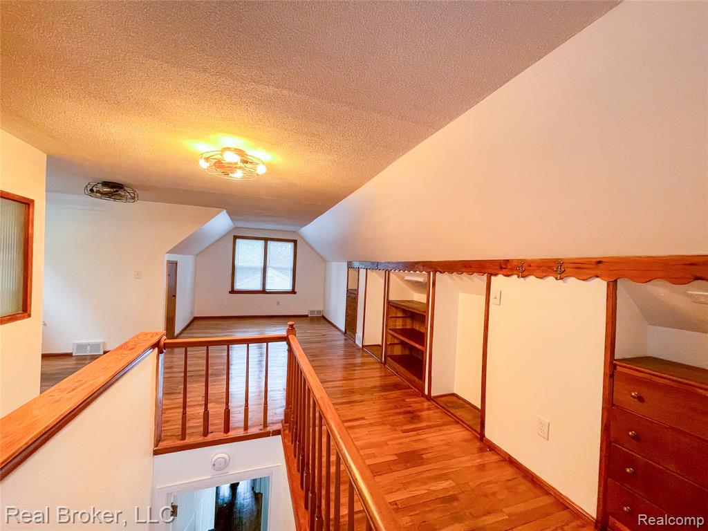 603 Vernier Road, Grosse Pointe Woods, MI 48236 — Photo 13